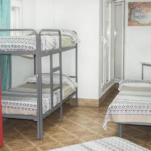 hostal-ideal-sants.catalonia-hotels.com/